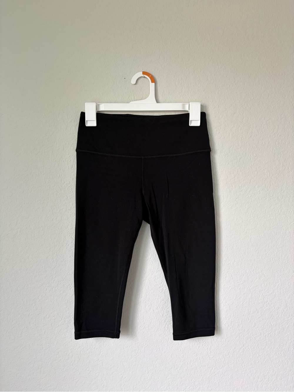 Athleta Black Elation Crop Capri Leggings 15” Women’s Size SP
